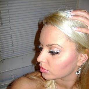 samnthagu's profile picture. El futuro tiene muchos nombres.Para los débiles es lo inalcanzable.Para los temerosos, lo desconocido.Para los valientes la oportunidad