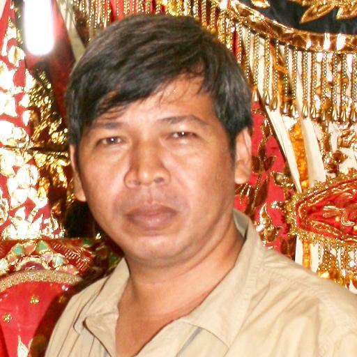Teuku Syafrizal lahir pada tanggal 8 Maret 1964 di Banda Aceh, anak ketiga atau anak bungsu dari tiga bersaudara, ayahnya yang bernama Teuku Rayeuk yang merupak