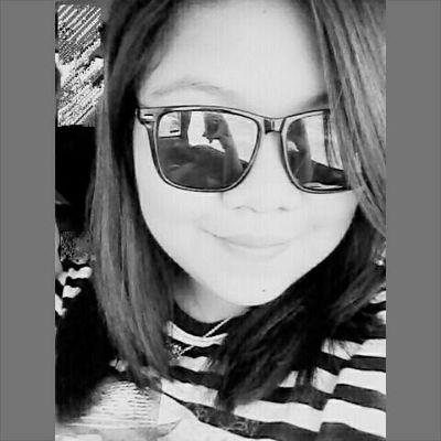 JallaJuhaina's profile picture. Life is messy, Love is messier