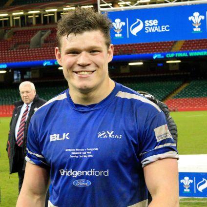 AndrewWaitey's profile picture. I have to return some video tapes ....