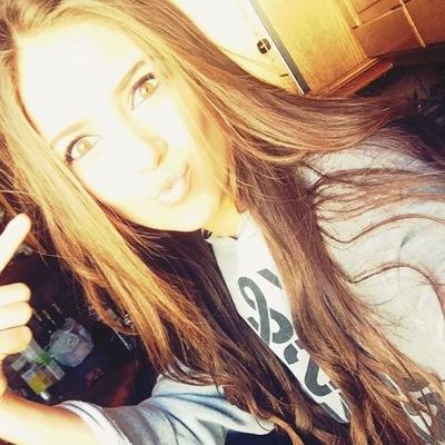 CF de Ana Mena Actualmente en #Vivecantando como paula La Gloria Menasier cantante y actriz @anamenamusic maravillosa y magnifica persona