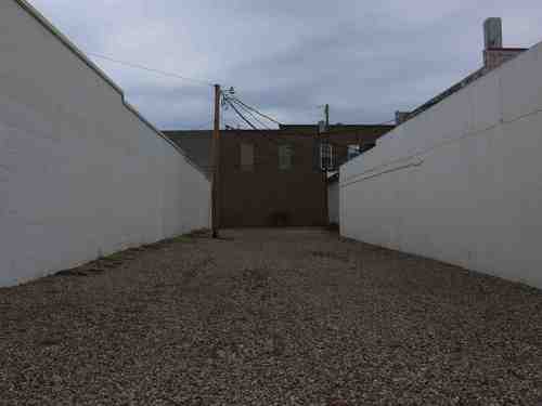 middlestories's profile picture. 