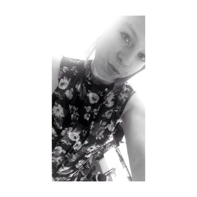 KateeNewell's profile picture. 21 • Shropshire •