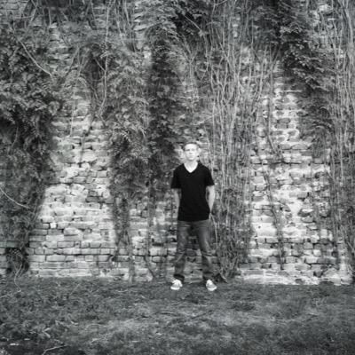 Hip-Hop/Rap Artist (book me at https://t.co/OzajTH2BBt or listen to my music on iTunes or Spotify). (instagram: @parks.the.rapper)