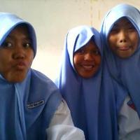 Leni Saputri (@leni_saputri11) 's Twitter Profile