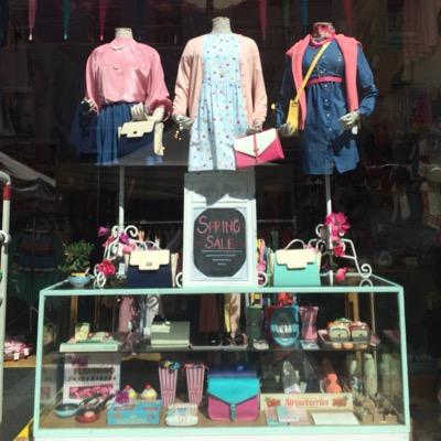Appletree is London's Portobello Rd's first destination for quirky, retro fashion!            You can also find us on Instagram @appletreeboutiquelondon