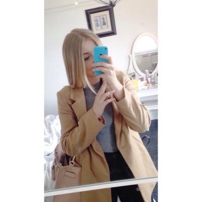 issyfc13's profile picture. blonde•halfitalian•pompeygirl•horserider•instagram- issyrosex•