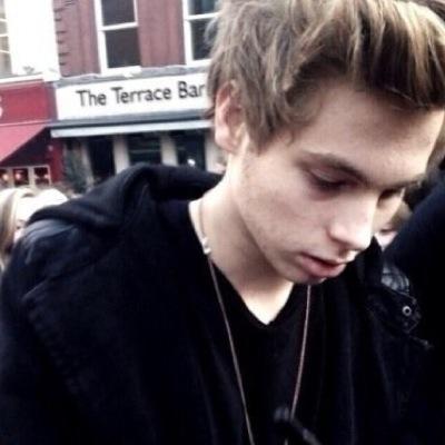 lukerpgcrsn's profile picture. fuck you you fucking fuck.