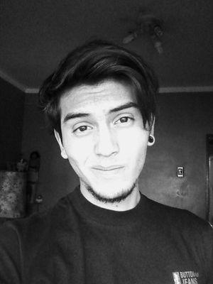 Chiky_SKX's profile picture. La felicidad esta hecha de pequeños momentos... :)