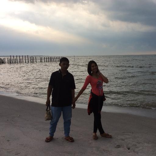 mega__sari's profile picture. Lahir dan dibesarkan dari keluarga yang sederhana dan memaksimalkan usaha untuk mengangkat derajat keluar yang sederhana itu !!!!