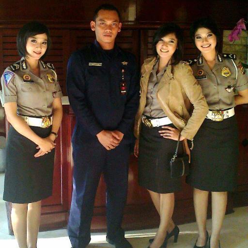 adesandy18's profile picture. seberat apapun cobaan itu...kan ada hikmah nya..maka tetaplah tersenyum..karna semua itu akan indah pd akhirnya,,..