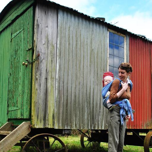 Green living in a vintage wardrobe. Smallholding, veg-growing, adventure with mama and vintage obsessive @loriinglishall. Like the Good Life, but now.