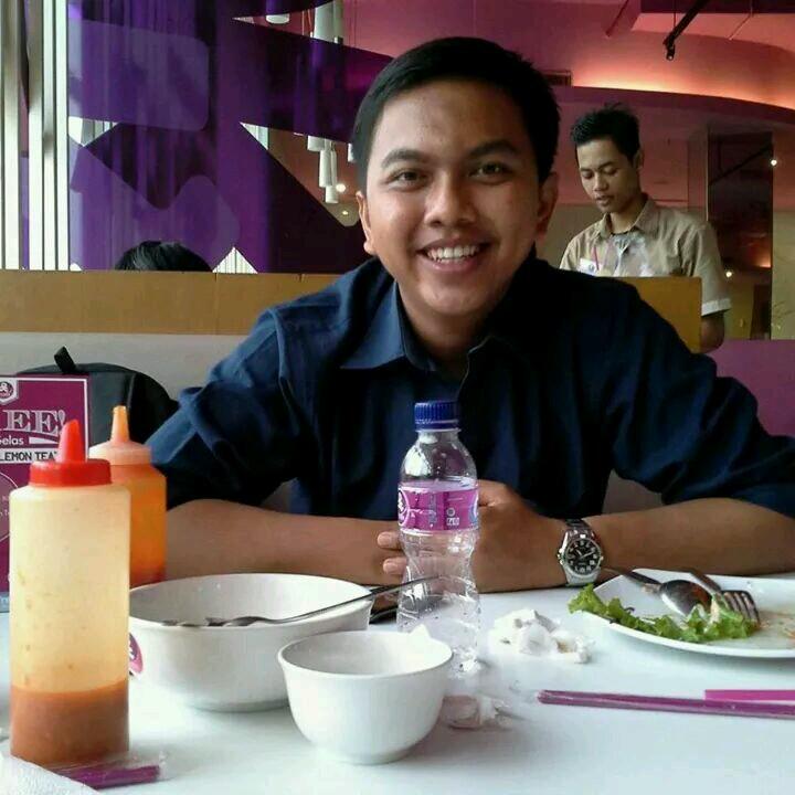 line : wira.alfarizi || CIMB Niaga Syariah || CEO @travelnyai || MC