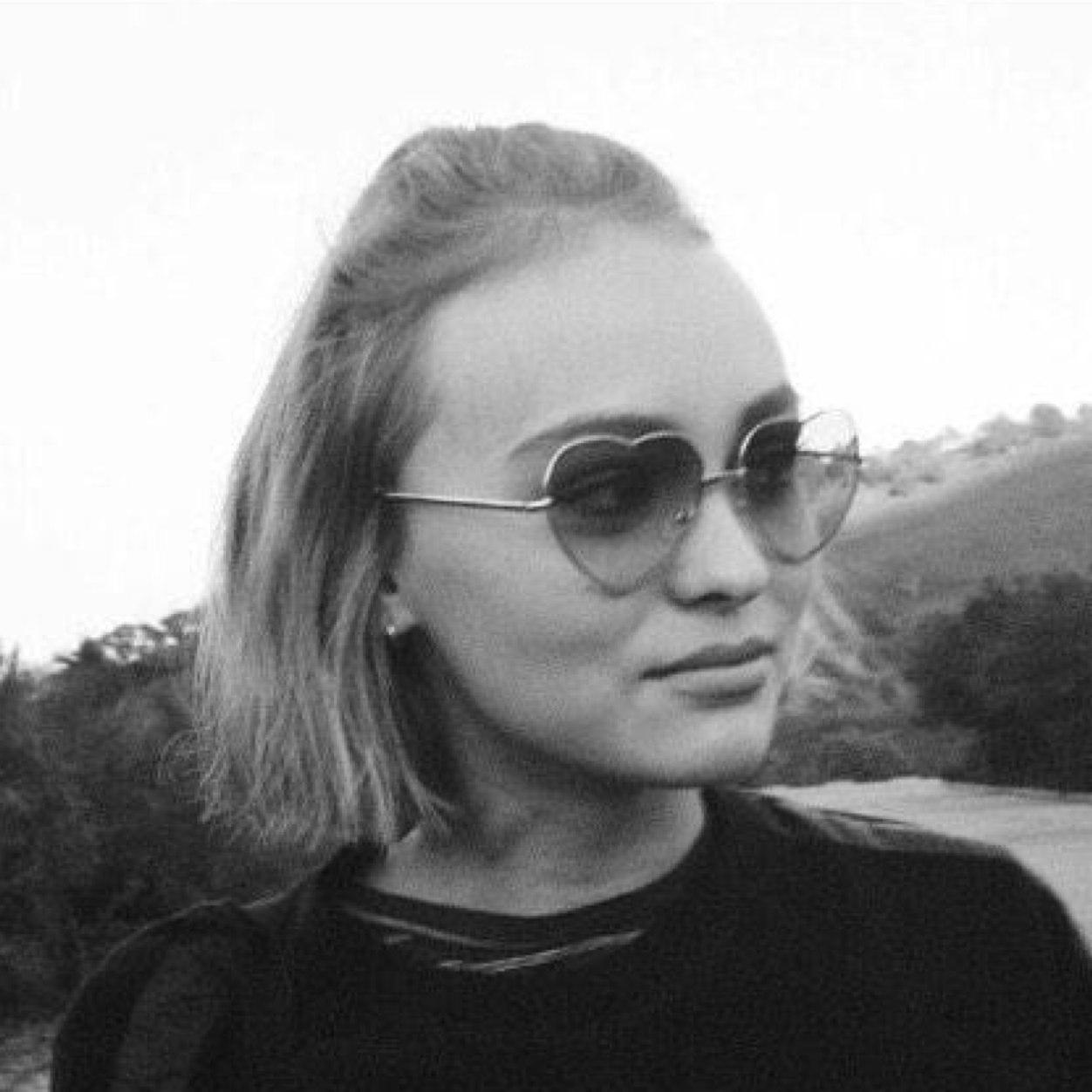 LilyRoseRpgmlh's profile picture. 17 ans ️️️️️️️️️️//anorexie mental et schizophrène//