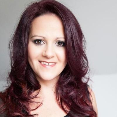 Debbie is an award winning, creative and highly motivated makeup artist, with over 18yrs experience. She is Essex based, but happy to travel to most locations.