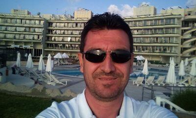 lantirnFB's profile picture. Aşkınla oldum derbeder, bu sevgi bir ömre bedel, Fenerbahçe'li olmanın gururu bana yeter.⭐⭐⭐⭐⭐