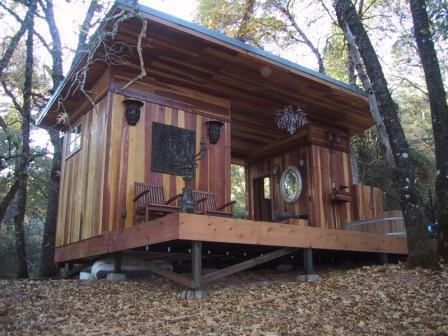 Deck Masters, llc is a general contractor who builds decks, fences, and outdoor structures. Building decks is our passion. Customer service is our priority.