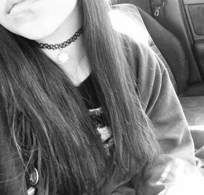 Belen - 16 años - Manipuladora - Suicida- Fría - Dura - Cruel - Egoísta - Rencorosa - Mala - A veces feliz - A veces con ganas de matarse. Hací soy yo.