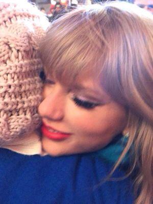 hugfromtay's profile picture. ♡