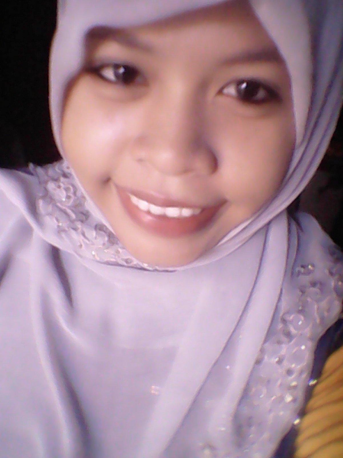 RizlaDhewi's profile picture. 