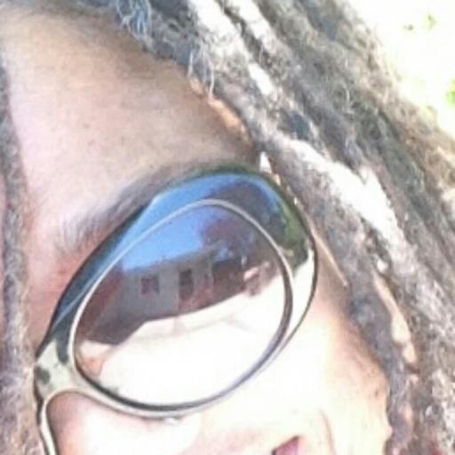 baybaby369's profile picture. 🎶Just like Jackie Onassis, dark hair and big sunglasses