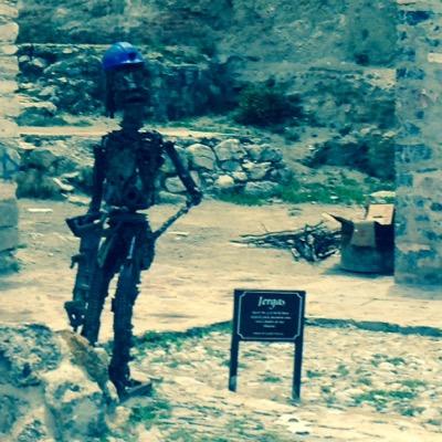 Idealista, comprometido y zurdo de pensamiento. Sociólogo de praxis, político de vocación y cocinero por pasión...
