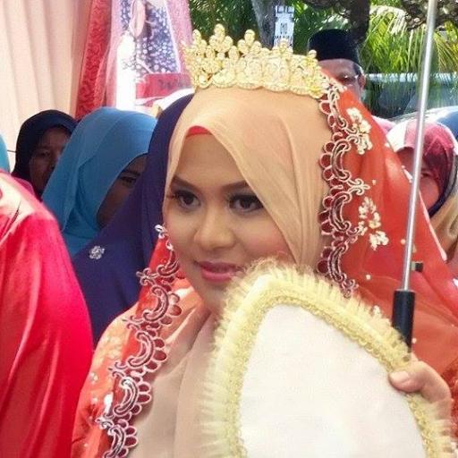 Sazwani's profile picture. 1 simple word that can discribe me... clamsy..+)