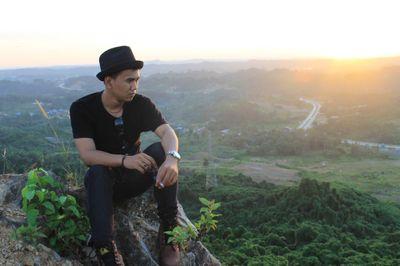 kitink_kribos's profile picture. Allah & Muhammad and Family | Unmul | Fekon AP 12 | 2 juni 1994 | Muslim | Fans Club Manchester City | PT.Adira Quantum | Jdi Orang Itu Nggak Boleh Sombong | :)