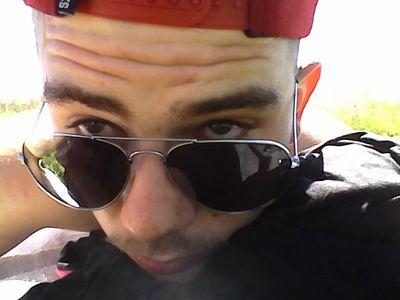 becas96's profile picture. Metz, França ❣
18 anos ❣
Homossexual ♂♥♂
Estas mal tens bom remédio filhote, MudaTe ✌
Insta: http://t.co/NeS3yHWATY