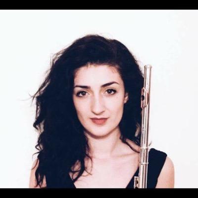 beccaflute's profile picture. 