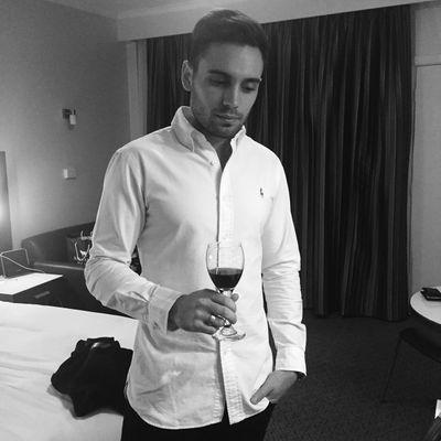 f35e7f770381435's profile picture. 23