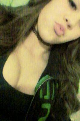 adelynne30's profile picture. 