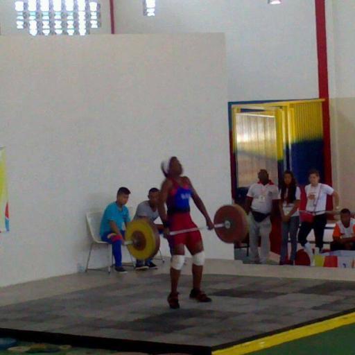 Pesista esmeraldeña, estudio en Venezuela espero volver a ecuador a dar mi granito de arena en el deporte en la actividad física y la terapia física