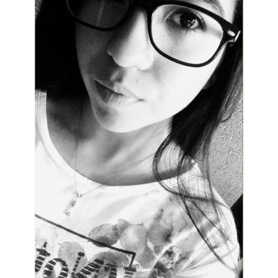 marianavargas16's profile picture. La misma mierda vieja pero en un día diferente. ✊
 (1D)