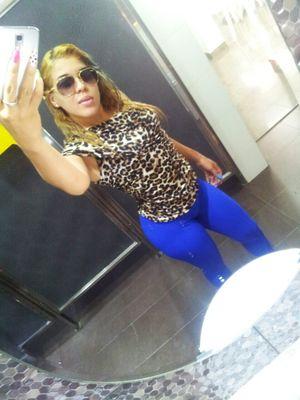 artista urbana,compositora,y bailarina,,muy dinamica,chevere,y amistosa me puedes buscar por facebook yanela la voz senxual y ami pin:3061f98b