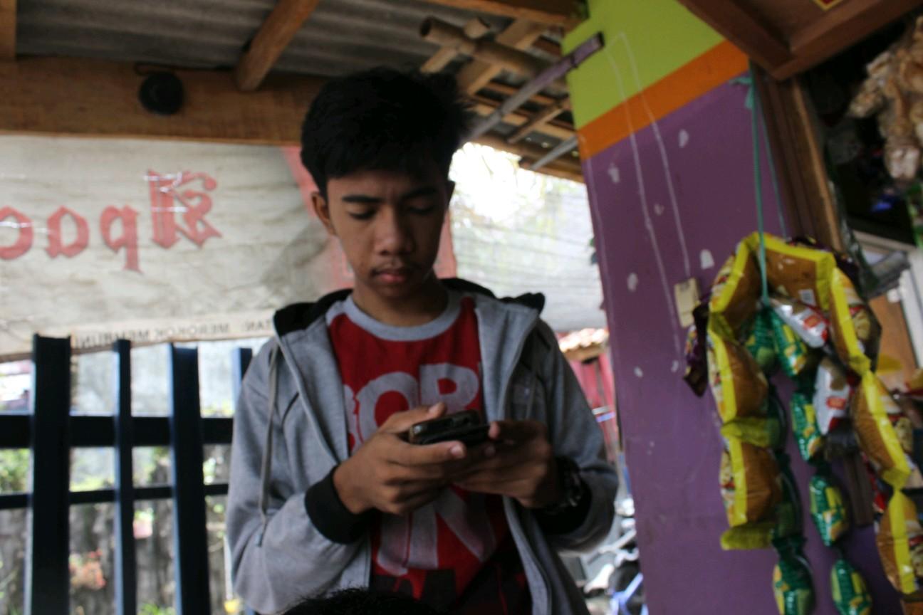 Walau udah beda sekolah . terakhir sya titip 1 ke kalian sya titip senyum kalian buat sya =-) thank's for everythink