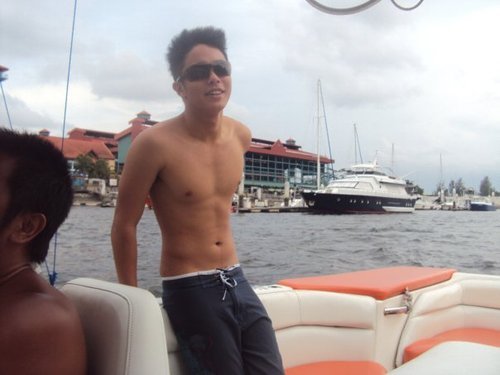 Andoie's profile picture. i'm a loner, go away!