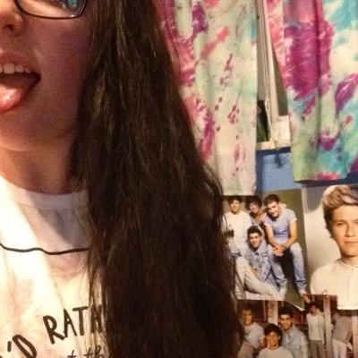 thathottiebren's profile picture. I tried following brens girlfriend but it just said edit profile