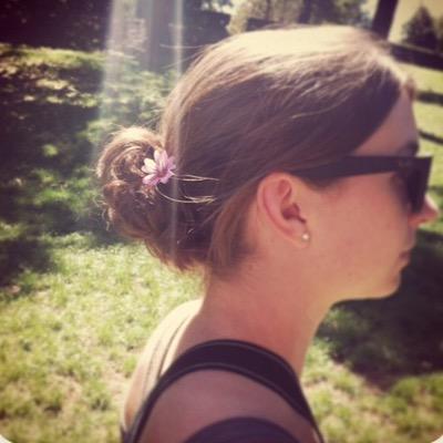 Cloubidouwah's profile picture. Déjantée, vulgaire, woke