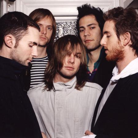 Maroon5_i's profile picture. 