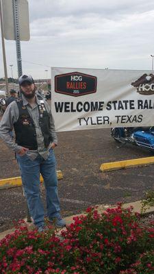 I'm 28. I'm a biker and gamer at heart. I play on both PS4, XB1, and PC.
