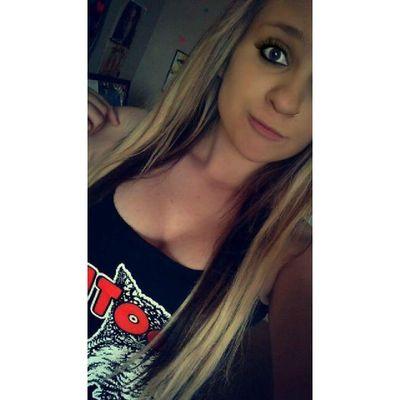 thatoneb1onde's profile picture. 