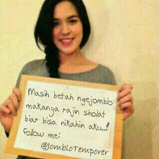 JombloTemporer's profile picture. Mau Curhat curhatan tentang ke-JOMBLO-an dan strategi mendapatkan tulang rusuk yang hilang. Follow aja nih @JombloTemporer
