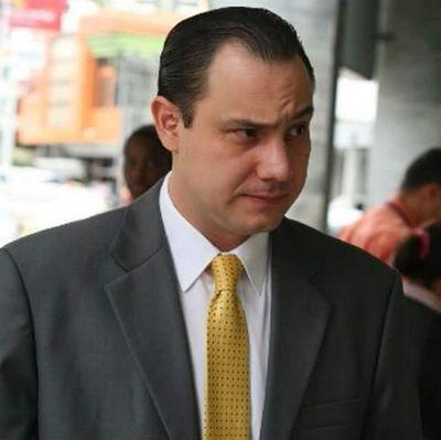 Consultor para la Superación de la Pobreza.
Ex Director Nacional de Políticas Sociales de Panamá.