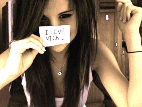 sellygomezhere's profile picture. this is my OFFICAL Twitter Page  ✔ Verified account I might follow you with @selenagomez so follow!