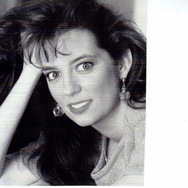 Mom, Wife, Broadcaster, IU grad, Ball State grad, Harvard Law, Positivitist, Socialpreneur, Volunteer, Animal Lover, and Journalist
