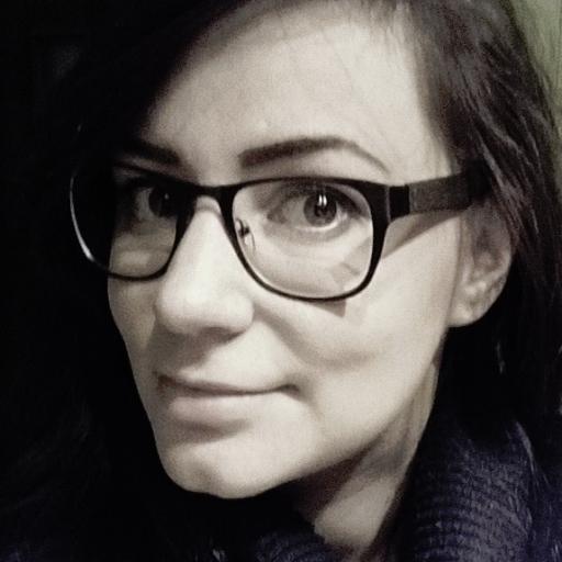 designer and owner at muffi.pl / designer and founder at http://t.co/7A0b17kTwg / half woman, half pizza