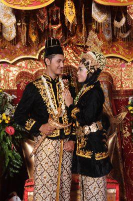 rizaumri's profile picture. Yang membuat kita kuat adalah doa, Yang membuat kita dewasa adalah masalah, Yang membuat kita hancur adalah putus asa.