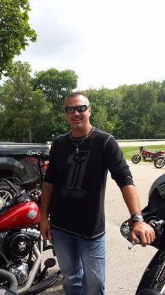 deanbradley72's profile picture. 