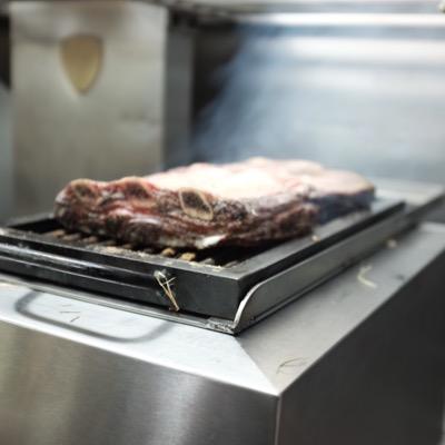 Grills & Thrills. We build highly insulated Live-Fire Grills. A lot of Science with a healthy measure of Craft to boot.
